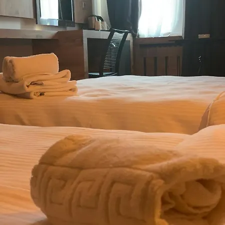 Hotel 374 3*