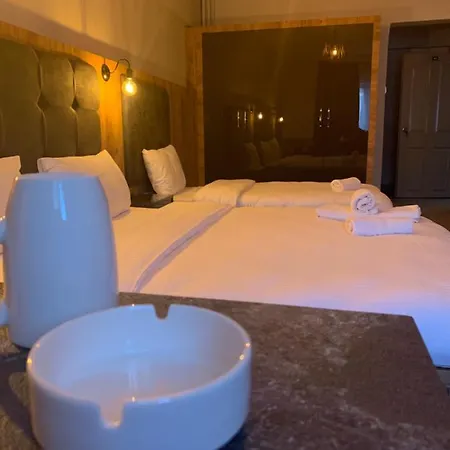 Hotel 374 3*